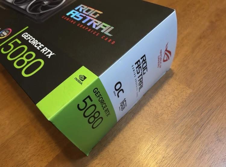 ASUS ROG Astral RTX 5080 ASUS ROG Astral RTX 5080